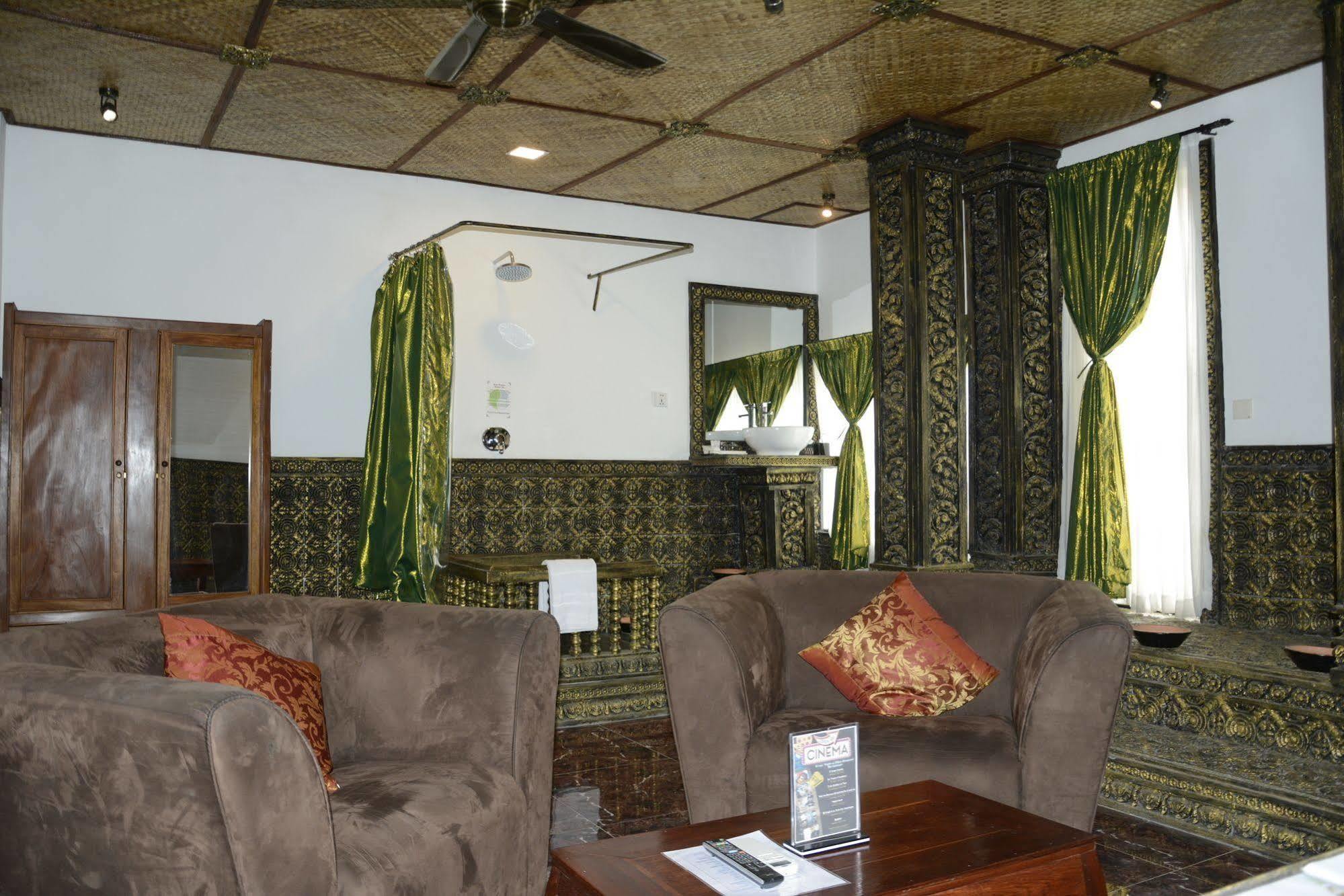 Le Grand Palais Boutique Hotel Phnom Penh Zewnętrze zdjęcie